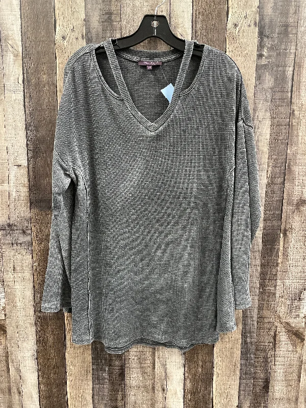 Top Long Sleeve By Olivia Sky In Grey, Size: L